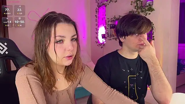 RobertAndLinela online show from December 4, 2025, 2:10 am