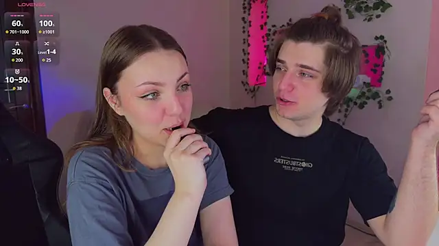 RobertAndLinela online show from June 14, 2026, 9:44 am