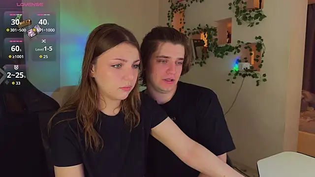 RobertAndLinela online show from July 31, 2026, 4:01 am