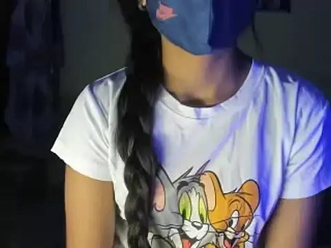 Snapshot of Somiya87 chatting on January 8, 2025, 12:17 am Somiya87 online show from January 8, 2025, 12:17 am