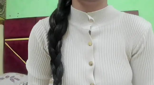 Snapshot of Somiya87 chatting on February 25, 2025, 4:10 pm Somiya87 online show from February 25, 2025, 4:10 pm