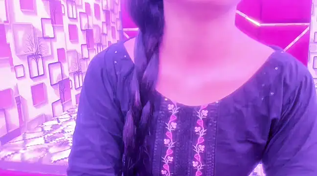 Snapshot of Somiya87 chatting on March 12, 2025, 5:28 pm Somiya87 online show from March 12, 2025, 5:28 pm