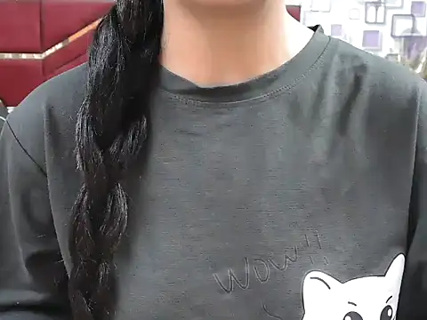 Snapshot of Somiya87 chatting on October 25, 2025, 4:53 am Somiya87 online show from October 25, 2025, 4:53 am