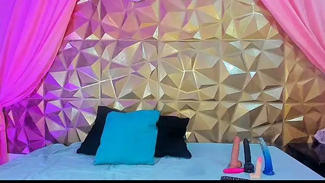 Snapshot of Lana_Parker_01 chatting on January 13, 2025, 8:04 pm Lana Parker 01 online show from January 13, 2025, 8:04 pm