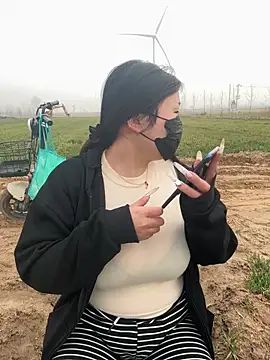 Snapshot of Happyou2 chatting on March 6, 2025, 11:42 pm Happyou2 online show from March 6, 2025, 11:42 pm