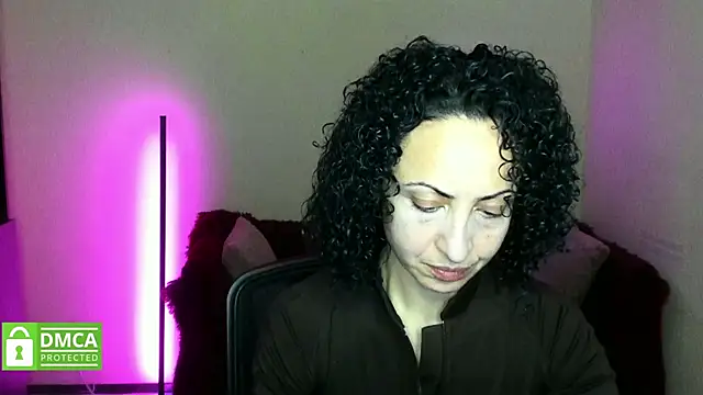 Arianasweety23 online show from November 4, 2025, 6:29 pm