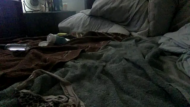 Snapshot of bubblebut420 chatting on December 23, 2024, 6:27 pm bubblebut420 online show from December 23, 2024, 6:27 pm