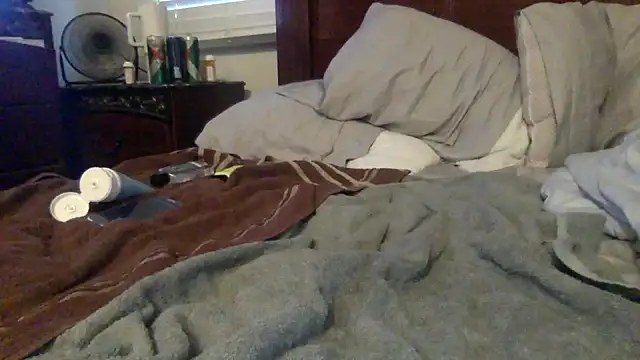 Snapshot of bubblebut420 chatting on December 24, 2024, 10:22 am bubblebut420 online show from December 24, 2024, 10:22 am