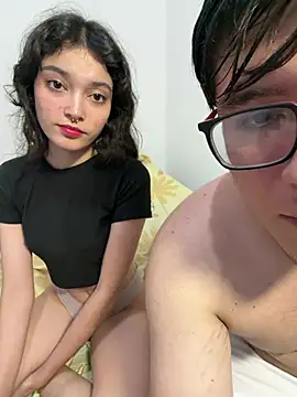Snapshot of MikeAndJessy chatting on February 3, 2026, 3:04 am MikeAndJessy online show from February 3, 2026, 3:04 am
