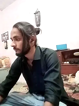 Snapshot of IamRentedBoybfriend chatting on February 13, 2025, 5:44 pm IamRentedBoybfriend online show from February 13, 2025, 5:44 pm