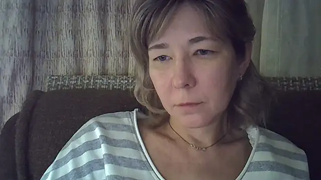 Snapshot of EllaJohnsonX chatting on January 12, 2025, 8:14 pm EllaJohnsonX online show from January 12, 2025, 8:14 pm