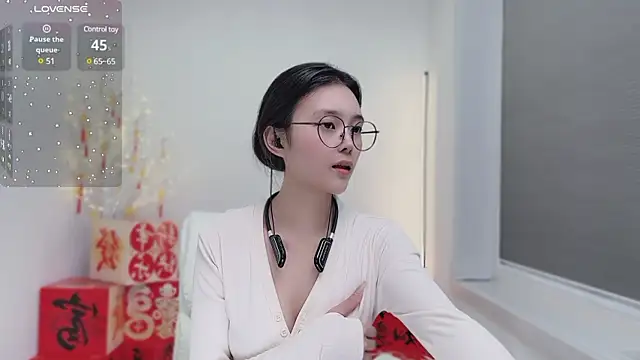 Natasha2025 online show from February 22, 2025, 4:19 pm