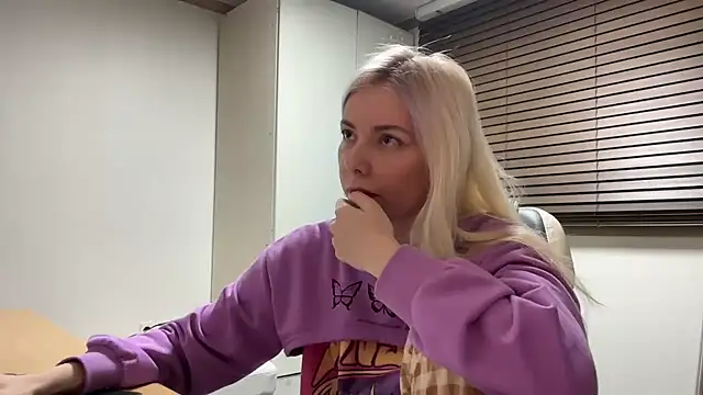 yunasuka online show from January 9, 2025, 7:08 pm