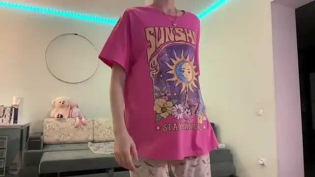 yunasuka online show from February 20, 2025, 10:48 pm