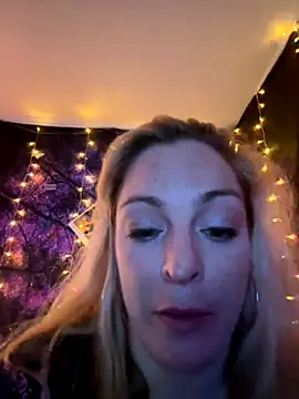 Snapshot of kayNkris chatting on October 23, 2025, 6:45 am kayNkris online show from October 23, 2025, 6:45 am