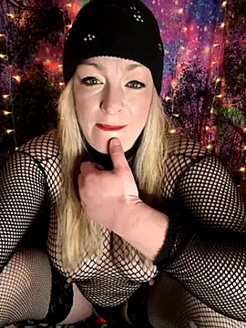 Snapshot of kayNkris chatting on November 7, 2025, 8:58 am kayNkris online show from November 7, 2025, 8:58 am