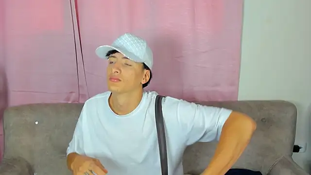 Snapshot of two_milkyway chatting on January 29, 2025, 1:07 pm two milkyway online show from January 29, 2025, 1:07 pm