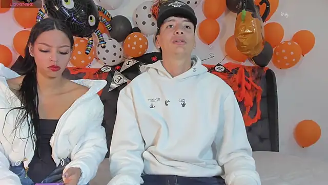 Snapshot of two_milkyway chatting on October 20, 2025, 12:38 pm two milkyway online show from October 20, 2025, 12:38 pm