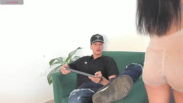 Snapshot of two_milkyway chatting on October 27, 2025, 1:37 pm two milkyway online show from October 27, 2025, 1:37 pm