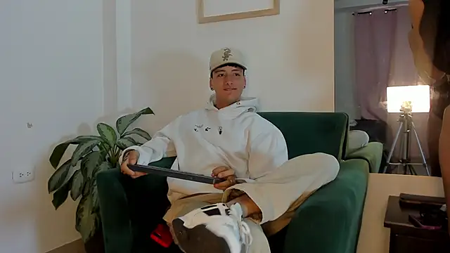 Snapshot of two_milkyway chatting on November 20, 2025, 12:49 pm two milkyway online show from November 20, 2025, 12:49 pm