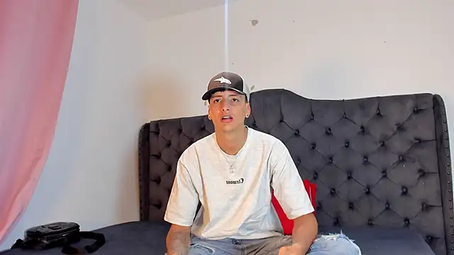 Snapshot of two_milkyway chatting on November 30, 2025, 2:10 pm two milkyway online show from November 30, 2025, 2:10 pm