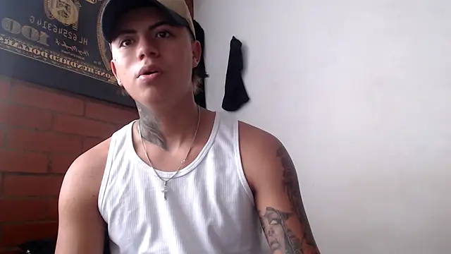 Snapshot of Thiago_x_Sahara chatting on January 23, 2025, 12:19 pm Thiago x Sahara online show from January 23, 2025, 12:19 pm