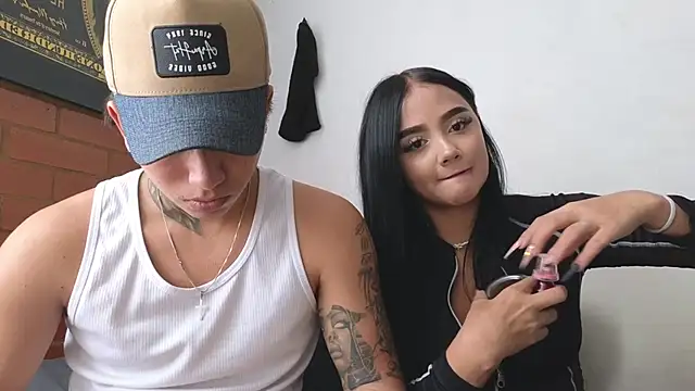 Snapshot of Thiago_x_Sahara chatting on February 4, 2025, 4:18 pm Thiago x Sahara online show from February 4, 2025, 4:18 pm