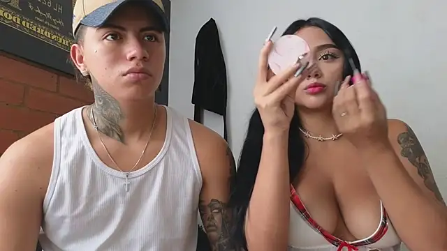 Snapshot of Thiago_x_Sahara chatting on February 7, 2025, 1:01 pm Thiago x Sahara online show from February 7, 2025, 1:01 pm