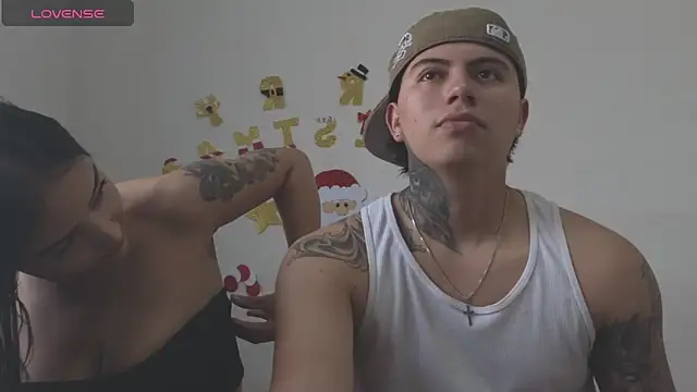 Snapshot of Thiago_x_Sahara chatting on November 30, 2025, 1:59 pm Thiago x Sahara online show from November 30, 2025, 1:59 pm