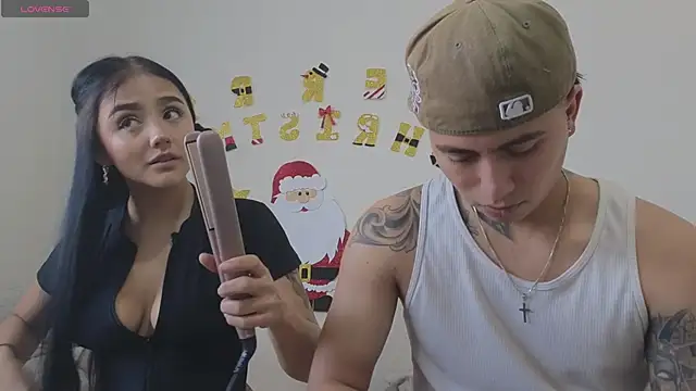 Snapshot of Thiago_x_Sahara chatting on December 5, 2025, 1:09 pm Thiago x Sahara online show from December 5, 2025, 1:09 pm