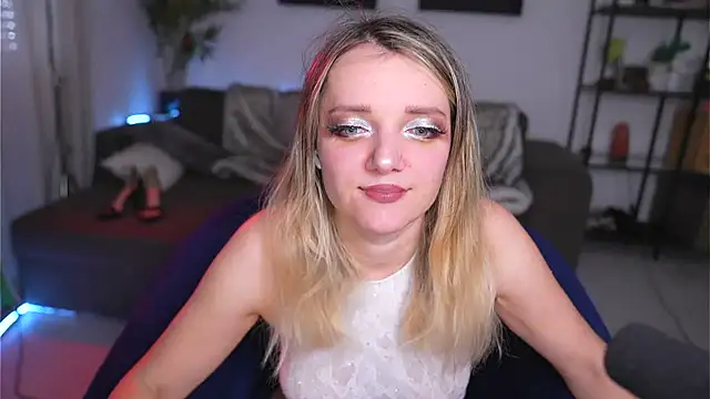 Snapshot of Magnetic_Amy chatting on February 6, 2025, 10:59 am Magnetic Amy online show from February 6, 2025, 10:59 am