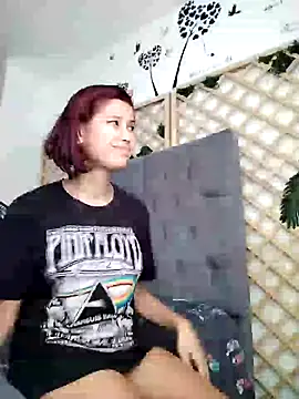 Mia WAll online show from January 6, 2025, 6:20 pm