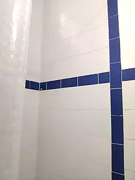 Mia WAll online show from January 13, 2025, 8:58 pm