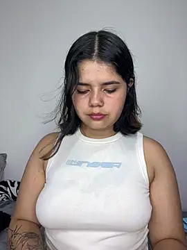 pretty angela1 online show from February 25, 2025, 2:36 am