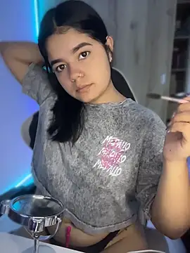 pretty angela1 online show from April 24, 2026, 5:54 am