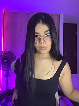 pretty angela1 online show from June 5, 2026, 6:52 am