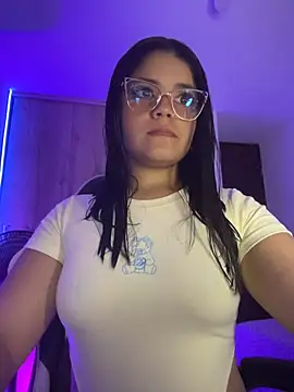 pretty angela1 online show from June 10, 2026, 6:23 am