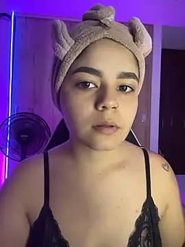 pretty angela1 online show from July 3, 2026, 5:14 am