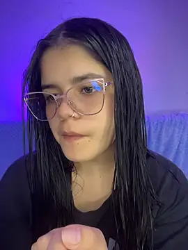 pretty angela1 online show from July 15, 2026, 6:07 am