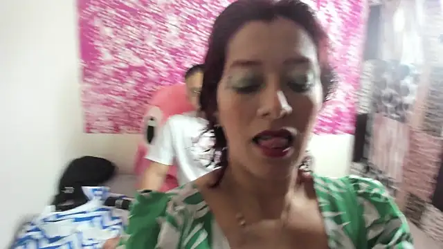 Laura hellss online show from October 21, 2025, 10:32 pm