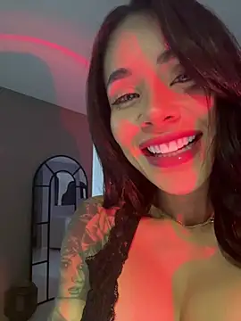 Snapshot of Karol_Towers chatting on January 4, 2025, 12:37 am Karol Towers online show from January 4, 2025, 12:37 am