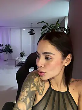 Snapshot of Karol_Towers chatting on January 8, 2025, 11:30 pm Karol Towers online show from January 8, 2025, 11:30 pm