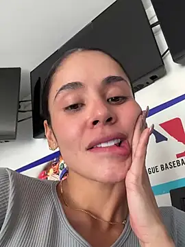 Snapshot of Karol_Towers chatting on January 15, 2025, 3:07 pm Karol Towers online show from January 15, 2025, 3:07 pm