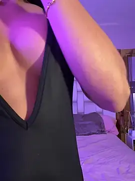 Snapshot of Karol_Towers chatting on March 7, 2025, 2:46 am Karol Towers online show from March 7, 2025, 2:46 am