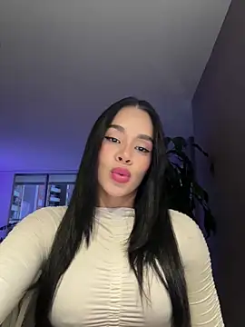 Snapshot of Karol_Towers chatting on March 14, 2025, 11:22 pm Karol Towers online show from March 14, 2025, 11:22 pm