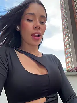 Snapshot of Karol_Towers chatting on March 16, 2025, 8:11 pm Karol Towers online show from March 16, 2025, 8:11 pm