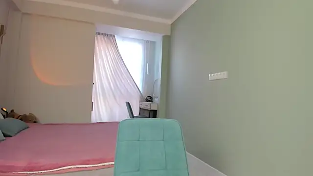 mysticsirenn online show from March 8, 2025, 8:22 am