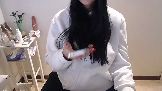 Snapshot of LasolitaAuri chatting on January 27, 2025, 4:11 pm LasolitaAuri online show from January 27, 2025, 4:11 pm