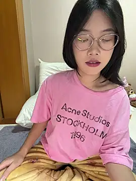 Snapshot of berberson chatting on October 18, 2025, 12:39 pm berberson online show from October 18, 2025, 12:39 pm