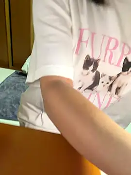 Snapshot of berberson chatting on October 24, 2025, 8:33 am berberson online show from October 24, 2025, 8:33 am